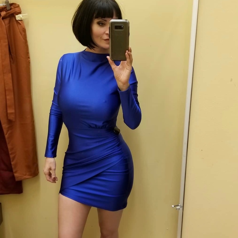 MOVING SALE MAKE OFFER Scrunched bodycon dress